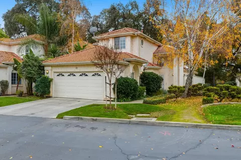 1500 Scenic Dr #11, Modesto, CA 95355
