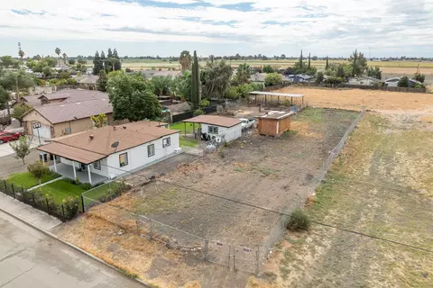 8795 Blossom Ave, Dos Palos, CA 93620