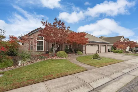 Exterior - 1130 Vienna Dr, Lodi, CA 95242 photo 4 of 14