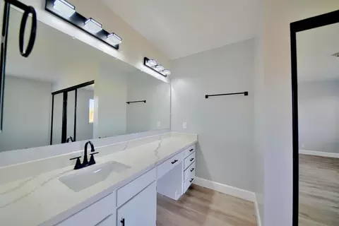 Bath - 5859 Central Ave, Newark, CA 94560 photo 10 of 15