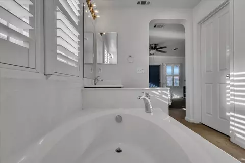 Entry Way - 2608 Greenleaf St, Manteca, CA 95337 photo 14 of 16