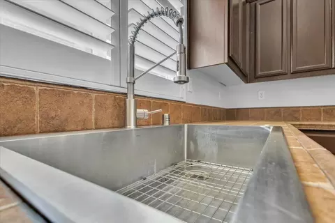 Kitchen - 2608 Greenleaf St, Manteca, CA 95337 photo 2 of 7