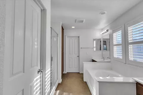 Entry Way - 2608 Greenleaf St, Manteca, CA 95337 photo 12 of 16