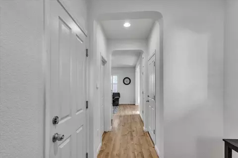Entry Way - 2608 Greenleaf St, Manteca, CA 95337 photo 2 of 16