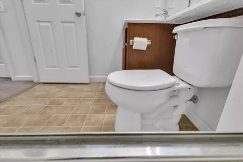 Bath - 2608 Greenleaf St, Manteca, CA 95337 photo 10 of 10