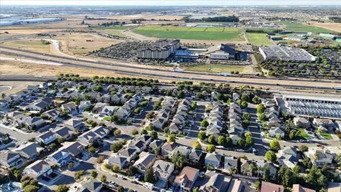 View/Area - 2608 Greenleaf St, Manteca, CA 95337 photo 7 of 13