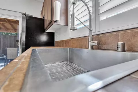 Kitchen - 2608 Greenleaf St, Manteca, CA 95337 photo 3 of 7
