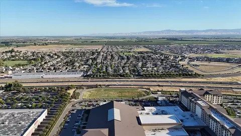 View/Area - 2608 Greenleaf St, Manteca, CA 95337 photo 4 of 13