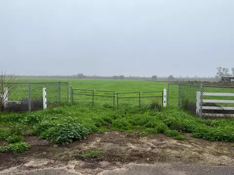 26304 E Mahon Ave, Escalon, CA 95366