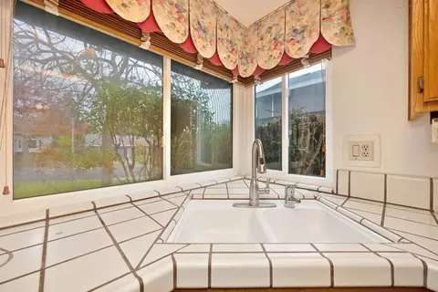 Kitchen - 106 Rhoades Way, Folsom, CA 95630 photo 5 of 8