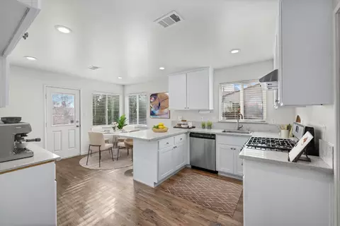 6204 Templeton Dr, Carmichael, CA 95608 photo 4