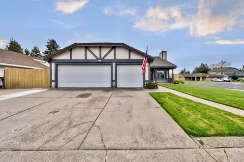 8600 Jade Crest Ct, Elk Grove, CA 95624