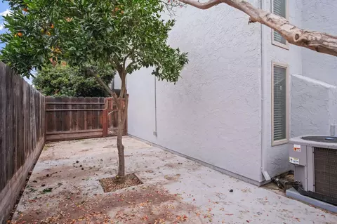 Exterior - 817 E Orangeburg Ave #8, Modesto, CA 95350 photo 6 of 7