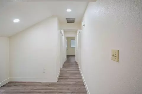 Entry Way - 817 E Orangeburg Ave #8, Modesto, CA 95350 photo 4 of 4