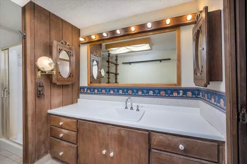 Bath - 59460 Cielito Dr, Yucca Valley, CA 92284 photo 1 of 4