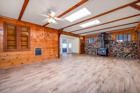 Living - 59460 Cielito Dr, Yucca Valley, CA 92284 photo 4 of 12