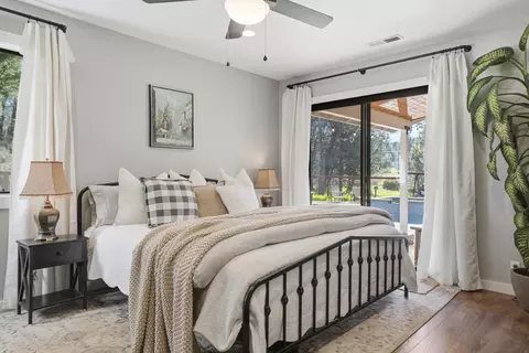 Bedroom - 10376 Tabeaud Rd, Pine Grove, CA 95665 photo 6 of 8