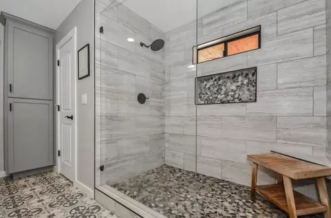 Bath - 10376 Tabeaud Rd, Pine Grove, CA 95665 photo 7 of 8
