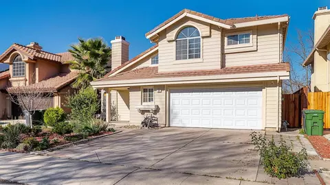 Exterior - 839 Williams St, Tracy, CA 95376 photo 4 of 12