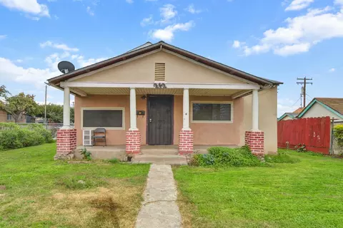 Exterior - 212 El Paso Ave, Modesto, CA 95351 photo 2 of 10