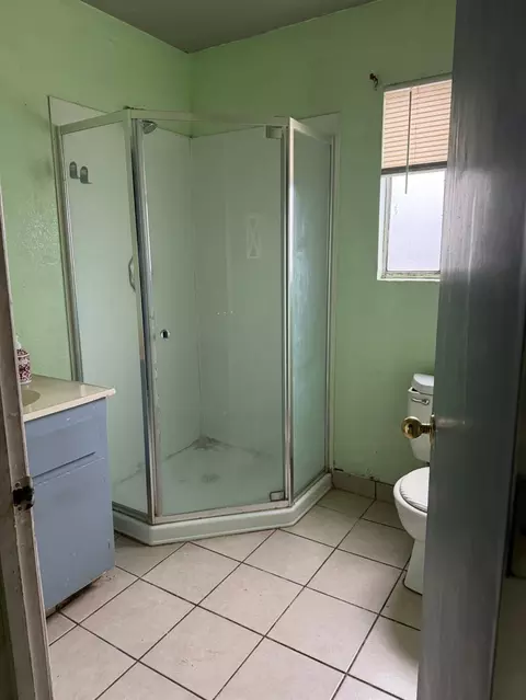 Bath - 212 El Paso Ave, Modesto, CA 95351 photo 2 of 2