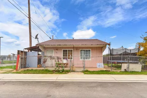 Exterior - 212 El Paso Ave, Modesto, CA 95351 photo 8 of 10