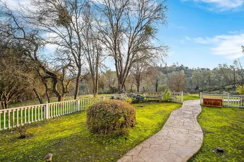 Exterior - 3815 Lakeview Dr, Placerville, CA 95667 photo 7 of 9