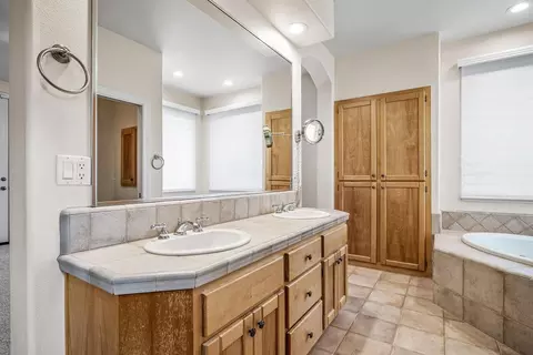 Bath - 3815 Lakeview Dr, Placerville, CA 95667 photo 1 of 3