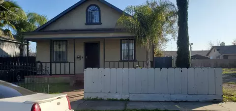 822 E 4th St, Stockton, CA 95206