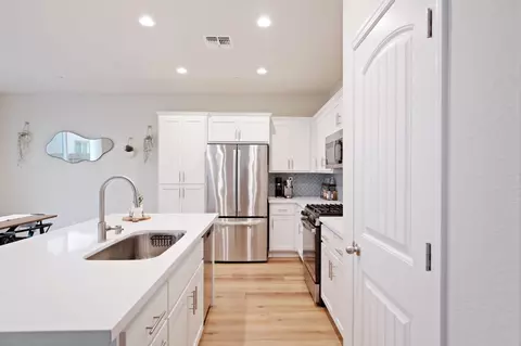 3926 Dedication Dr, Turlock, CA 95382 photo 9