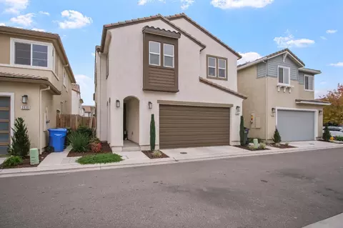 3926 Dedication Dr, Turlock, CA 95382 photo 2