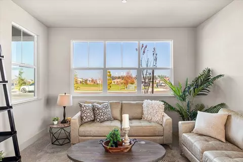 Living - 2970 E Tuolumne Rd, Turlock, CA 95382 photo 2 of 6
