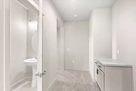 Entry Way - 2970 E Tuolumne Rd, Turlock, CA 95382 photo 5 of 8