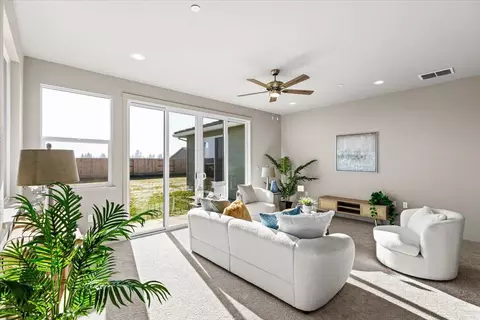 Living - 2970 E Tuolumne Rd, Turlock, CA 95382 photo 4 of 6