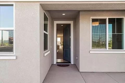 Entry Way - 2970 E Tuolumne Rd, Turlock, CA 95382 photo 1 of 8