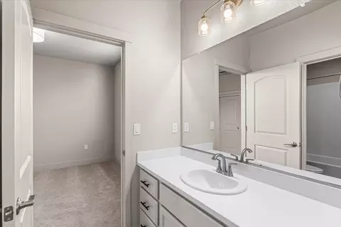 Bath - 2970 E Tuolumne Rd, Turlock, CA 95382 photo 1 of 7