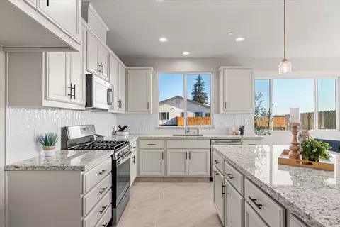 Kitchen - 2970 E Tuolumne Rd, Turlock, CA 95382 photo 3 of 4