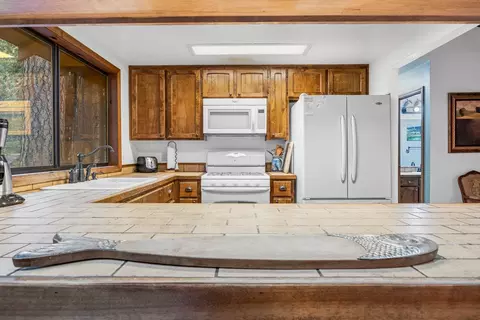 Kitchen - 729 Dawyn Dr, Arnold, CA 95223 photo 2 of 3