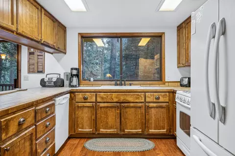Kitchen - 729 Dawyn Dr, Arnold, CA 95223 photo 3 of 3