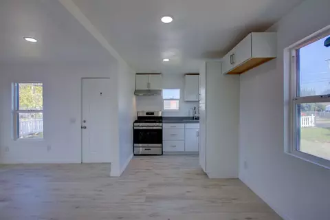 Living - 7577 Walnut Ave, Winton, CA 95388 photo 5 of 6