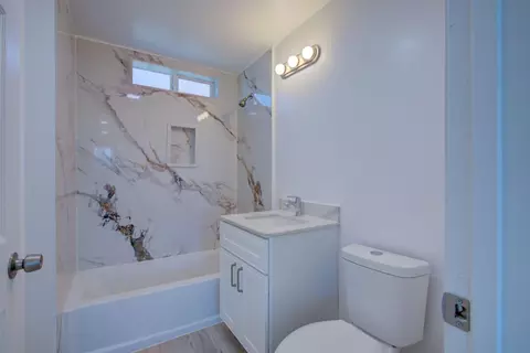 Bath - 7577 Walnut Ave, Winton, CA 95388 photo 2 of 2