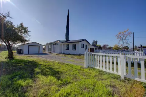 Exterior - 7577 Walnut Ave, Winton, CA 95388 photo 2 of 5