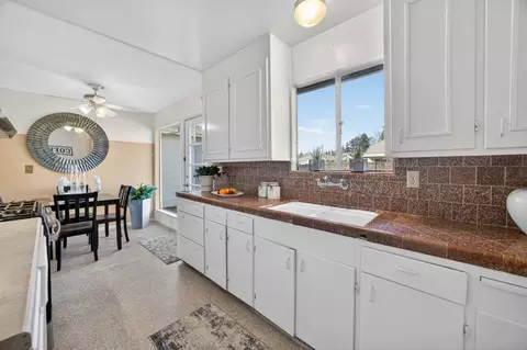 Kitchen - 6001 Grant Ave, Carmichael, CA 95608 photo 3 of 4