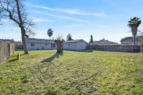 Exterior - 6001 Grant Ave, Carmichael, CA 95608 photo 6 of 6