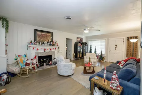 1307 Sycamore Ave, Modesto, CA 95350 photo 4