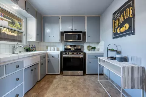 Kitchen - 920 Hackberry, Modesto, CA 95350 photo 1 of 2