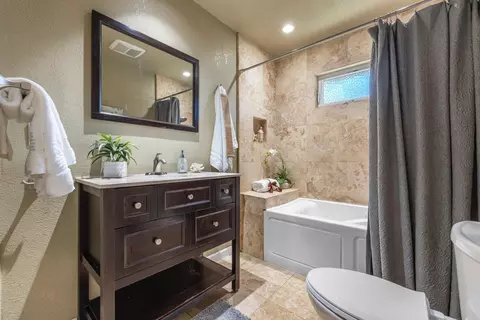 Bath - 920 Hackberry, Modesto, CA 95350 photo 1 of 1