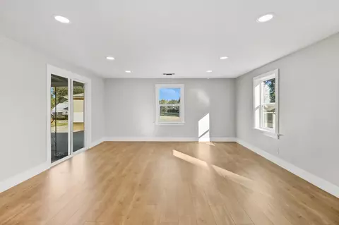 Living - 3912 Bryan Way, Carmichael, CA 95608 photo 15 of 18