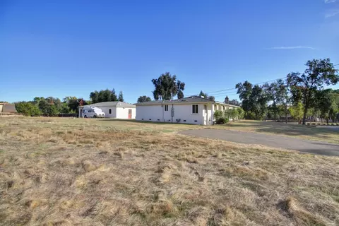 Exterior - 3912 Bryan Way, Carmichael, CA 95608 photo 14 of 15