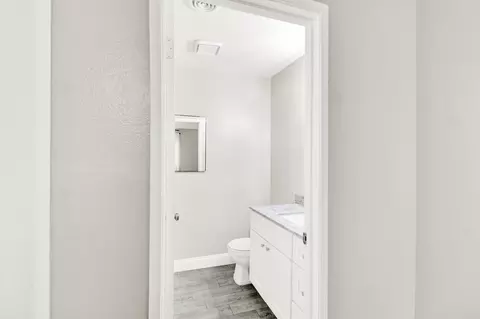 Bath - 4109 E Orangeburg Ave, Modesto, CA 95355 photo 2 of 4
